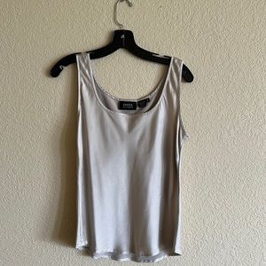 Dana Buchman Size 4 Silk like Top Women’s